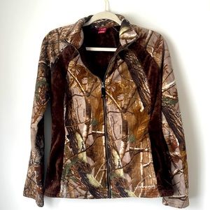 Women’s medium field and stream camp jacket